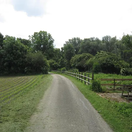 Дом отдыха In With Meadow Views, Cleaning Included Spijk (Gelderland)
